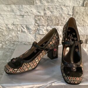 Soffia Kaylum Diamond Print T-Strap Pump